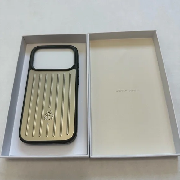 Rimowa Iphone Case Aluminum For Iphone 17 Pro TITANIUM - Picture 2 of 6